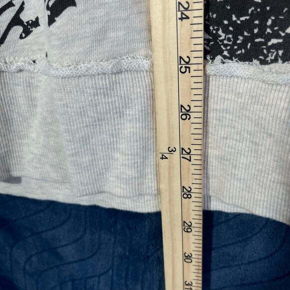 KIRRA Wolf Printed Design Casual Long Crew Neck Sweater Womans Size Extra Small - Picture 5 of 7